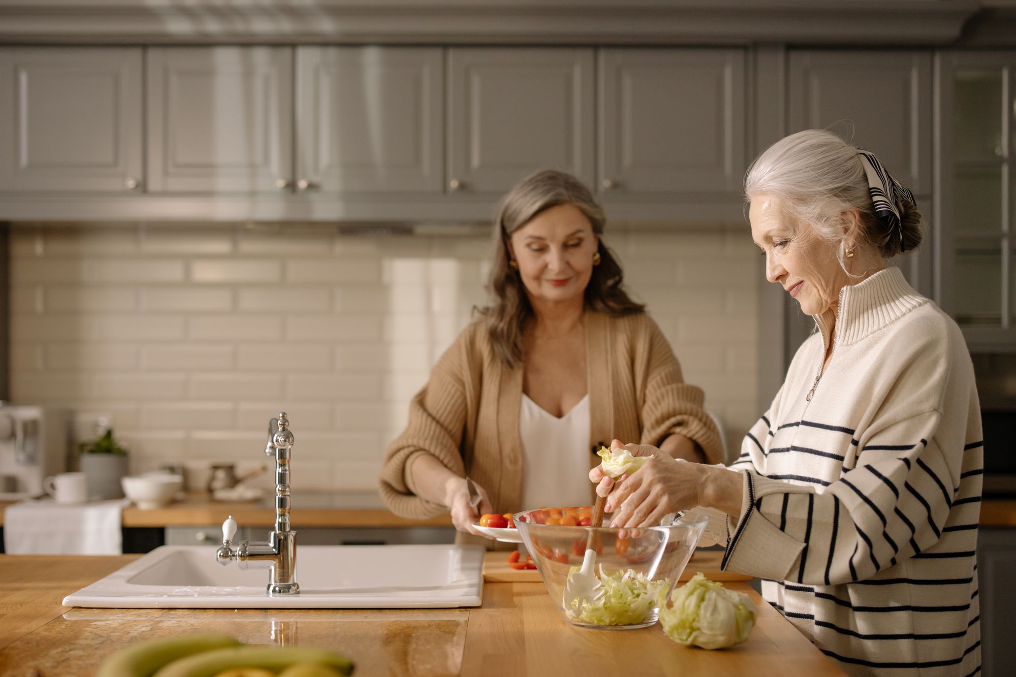 En este momento estás viendo Comer bien también es cuidar: alimentación e hidratación para personas mayores